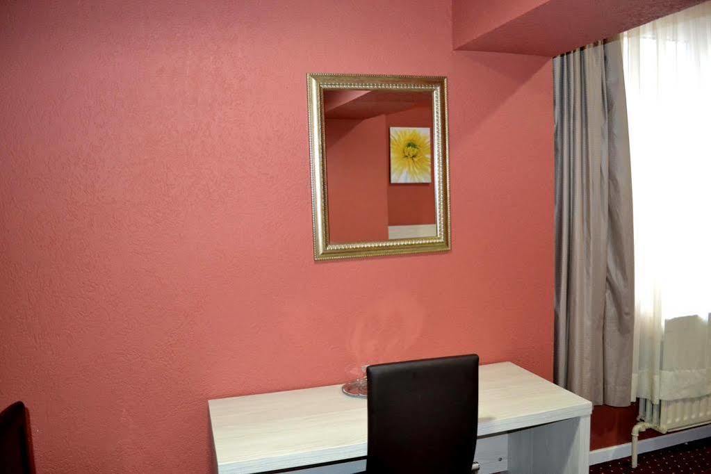 Hotel Auberge Van Strombeek Jette Esterno foto