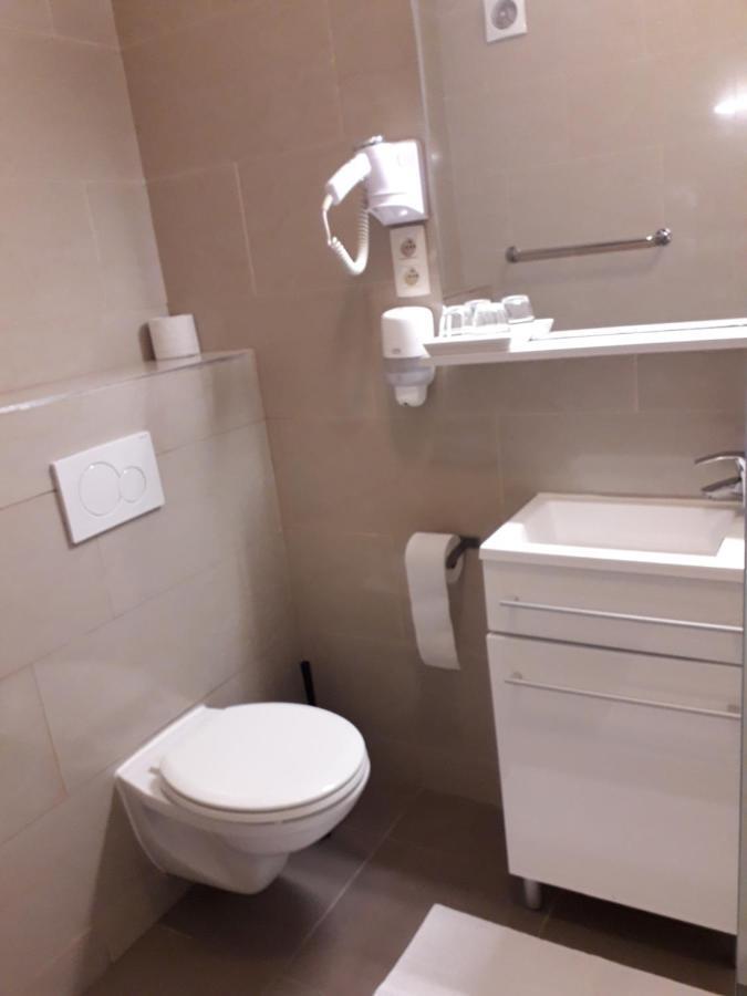 Hotel Auberge Van Strombeek Jette Esterno foto
